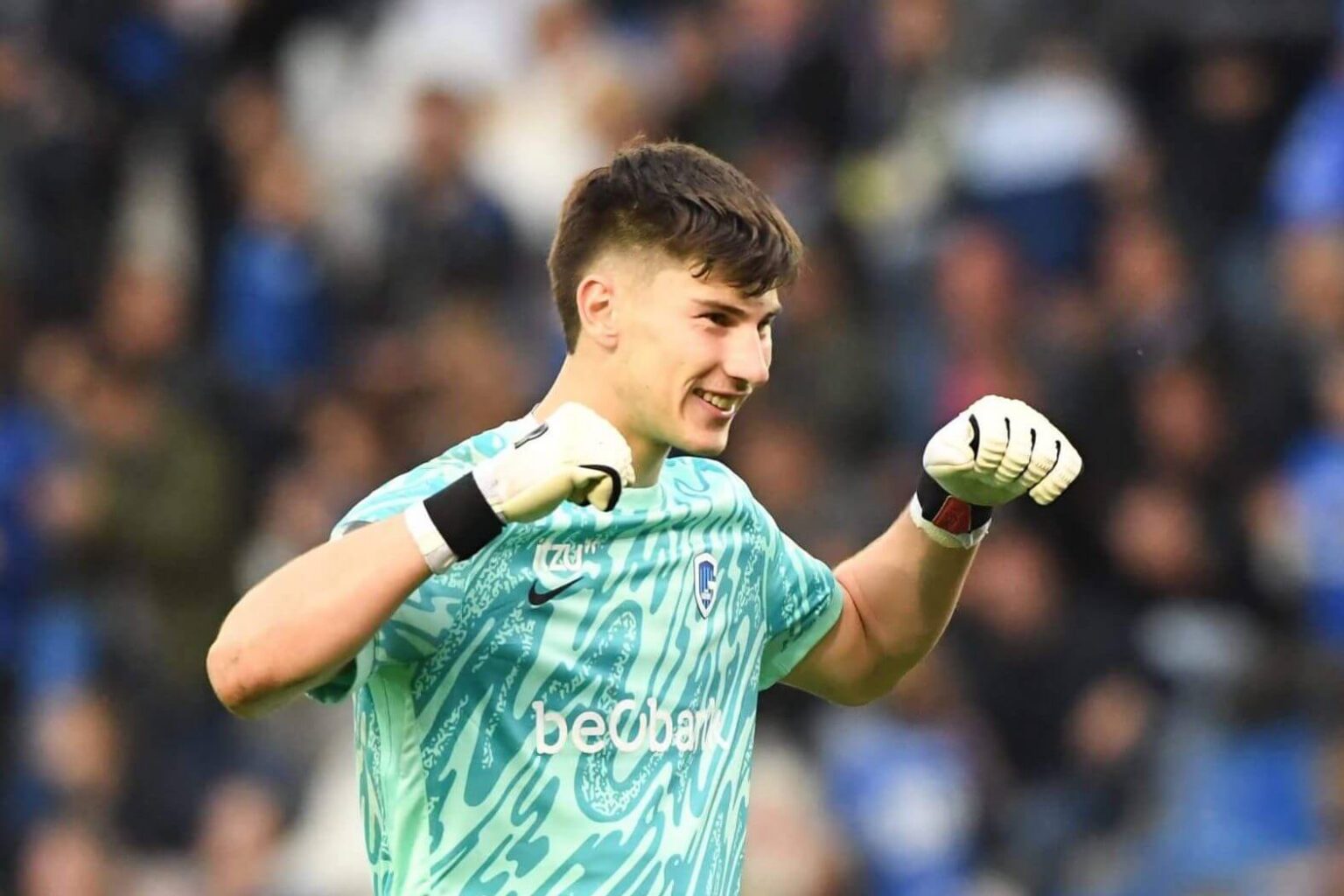 Newcastle United Initiate Contact Over Chelsea Goalkeeper Mike Penders